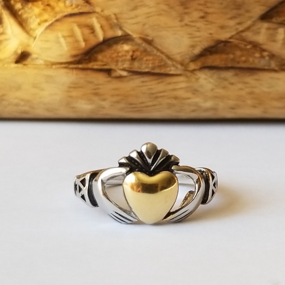 SALE☆Irish Claddagh Ring - Picture 3 of 7